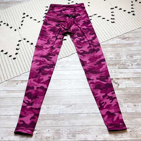 WITH High Waist Reversible Leggings Burgundy Line Camo Purple Size Small - Picture 8 of 13